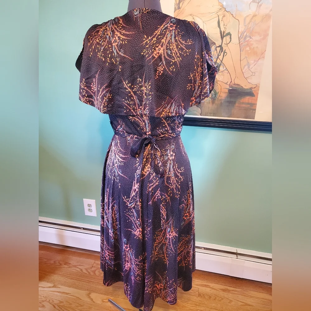 Vintage Elegant Black and Pink Floral Wrapped Dress - Picture 4 of 12